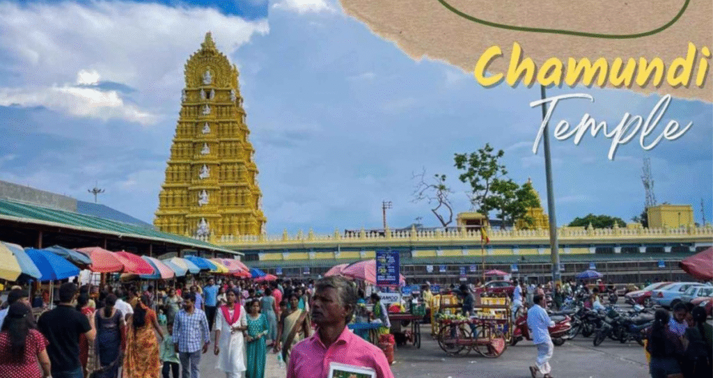 Templo Chamundeshwari en las colinas Chamundi con visitantes en Mysore